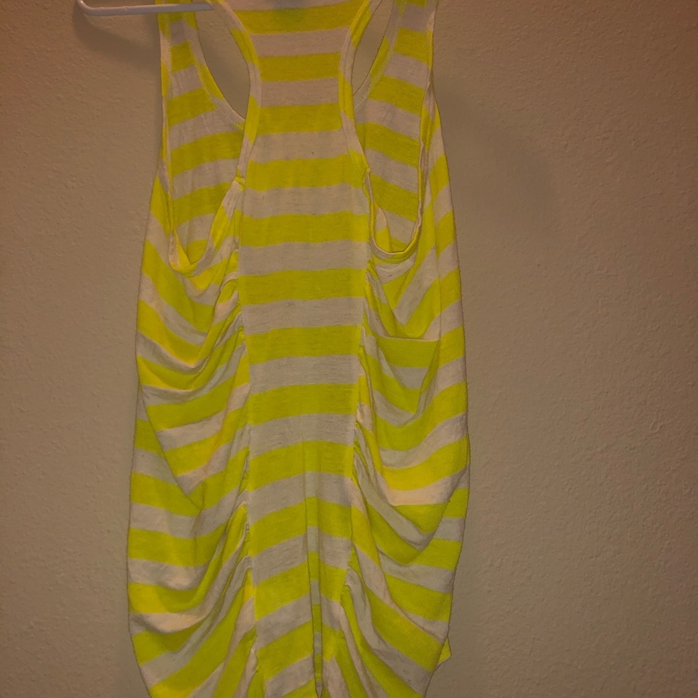 Ruched back tank top from Nordstrom - Picture 2 of 3
